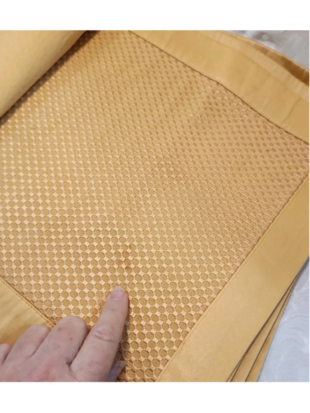Bed Bath & Beyond Rectangle Woven Placemats Golden Amber Set of 6